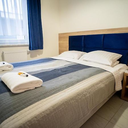 Apartamenty Na Skarpie เซโบรจิน ภายนอก รูปภาพ